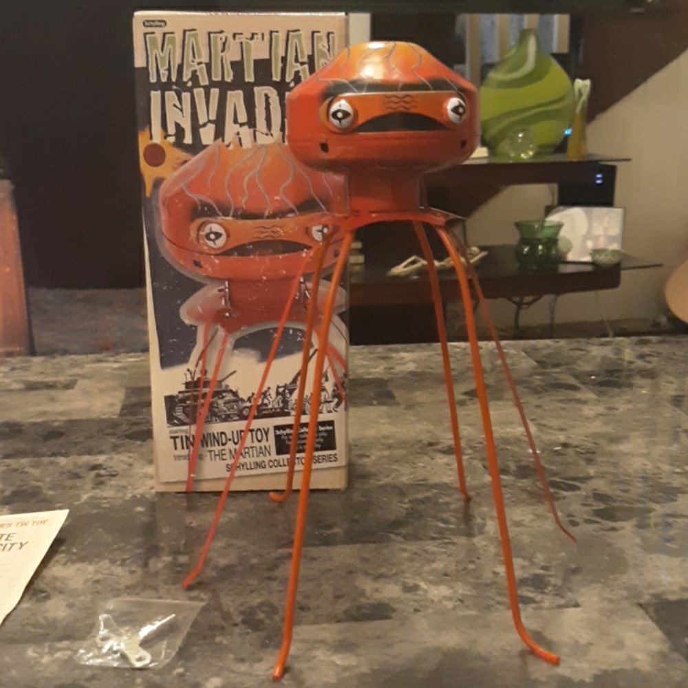 Martian Invader Tin Wind-Up Toy